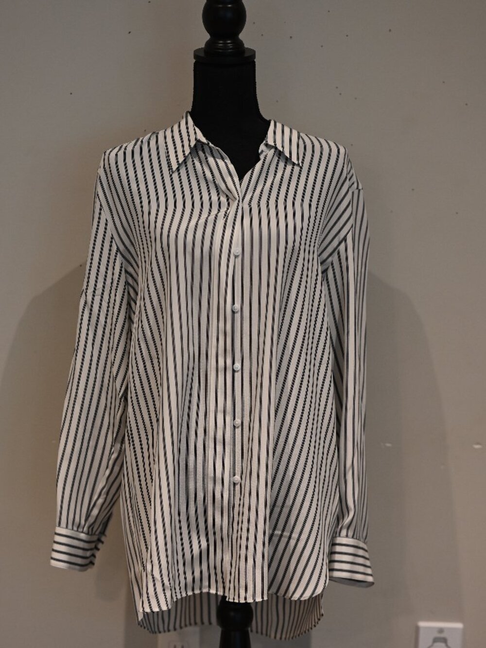 Babaton Aritzia NWT Striped Button Up Shirt Medium